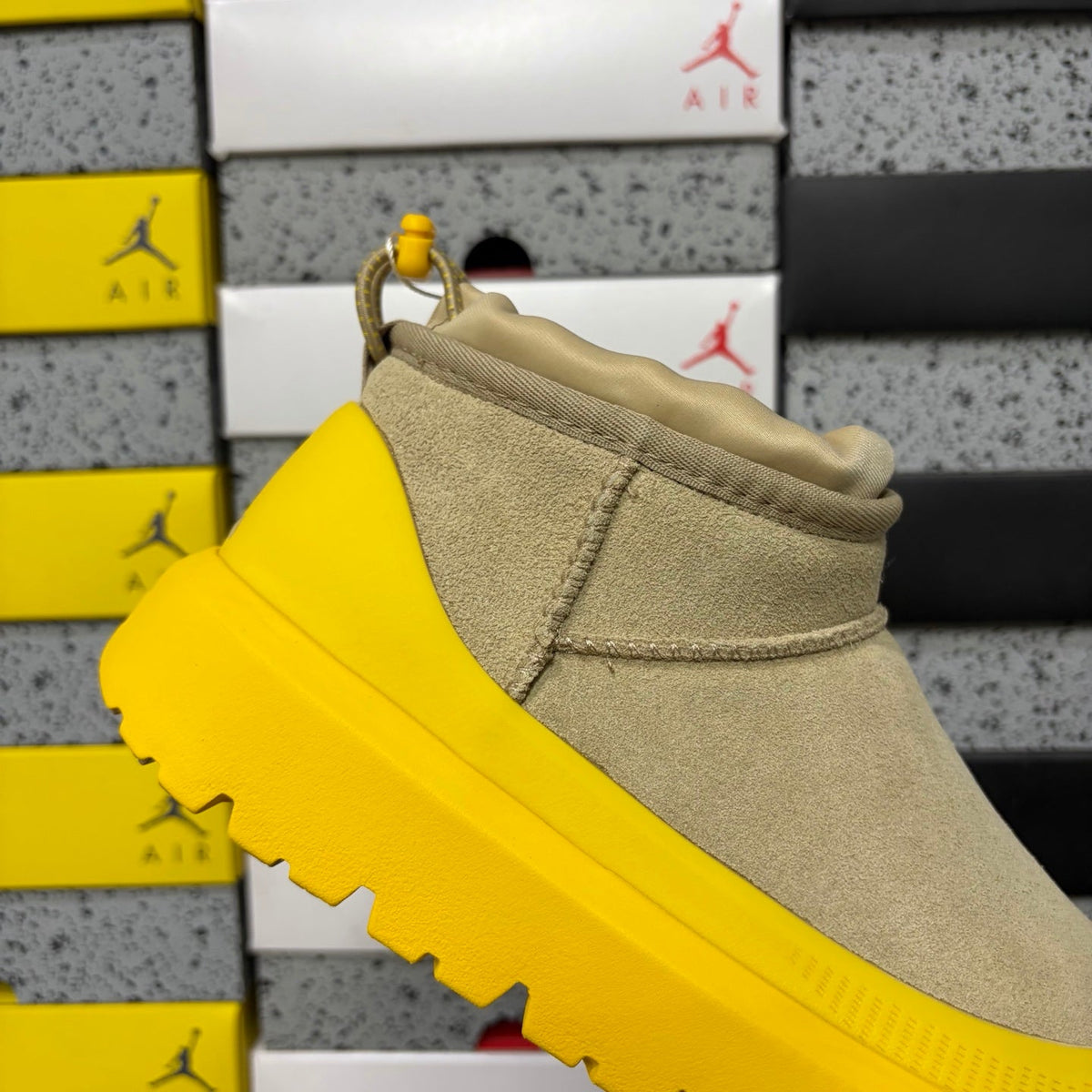 UGG Neumeel Deco Boot – Unisex Suede Ankle Boot in Sand with Yellow Lug Sole