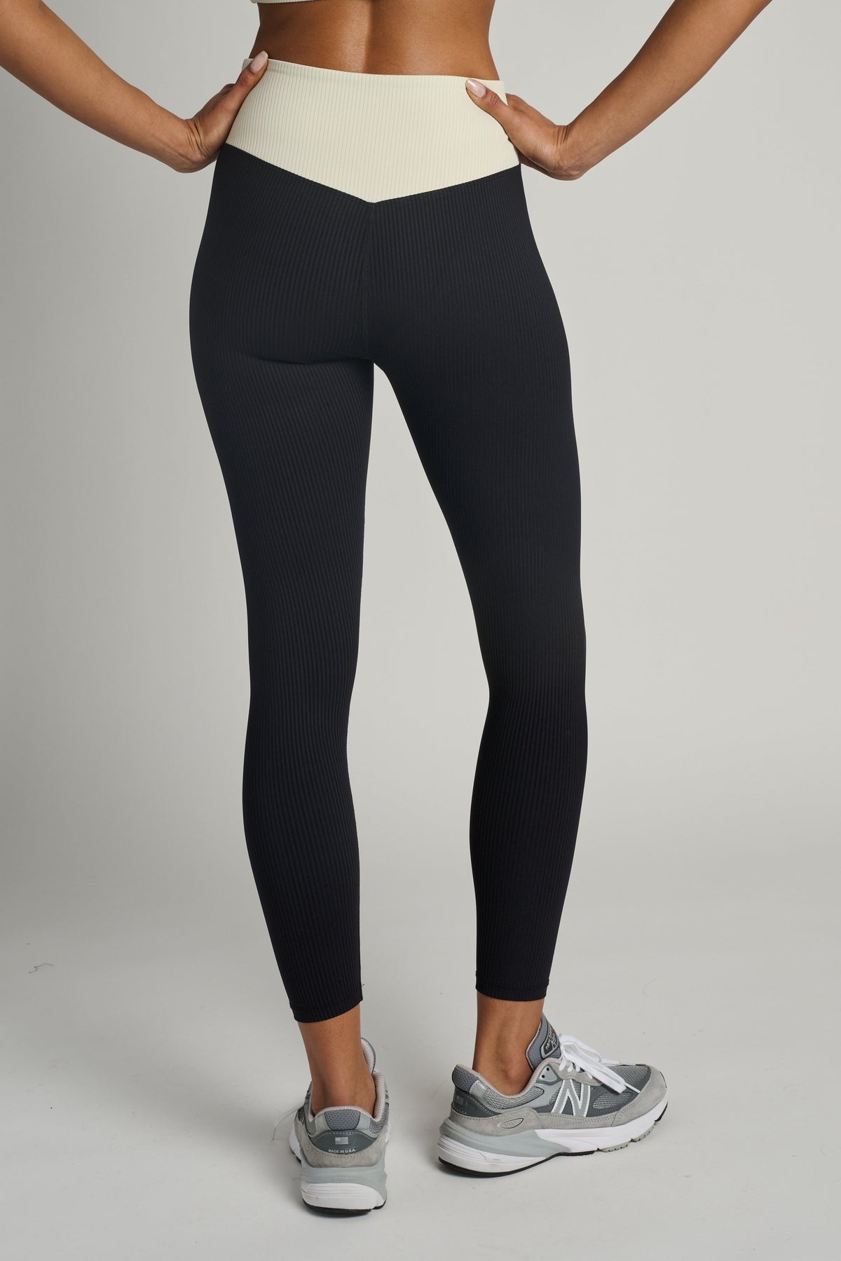Ribbed Two Tone Dip Legging