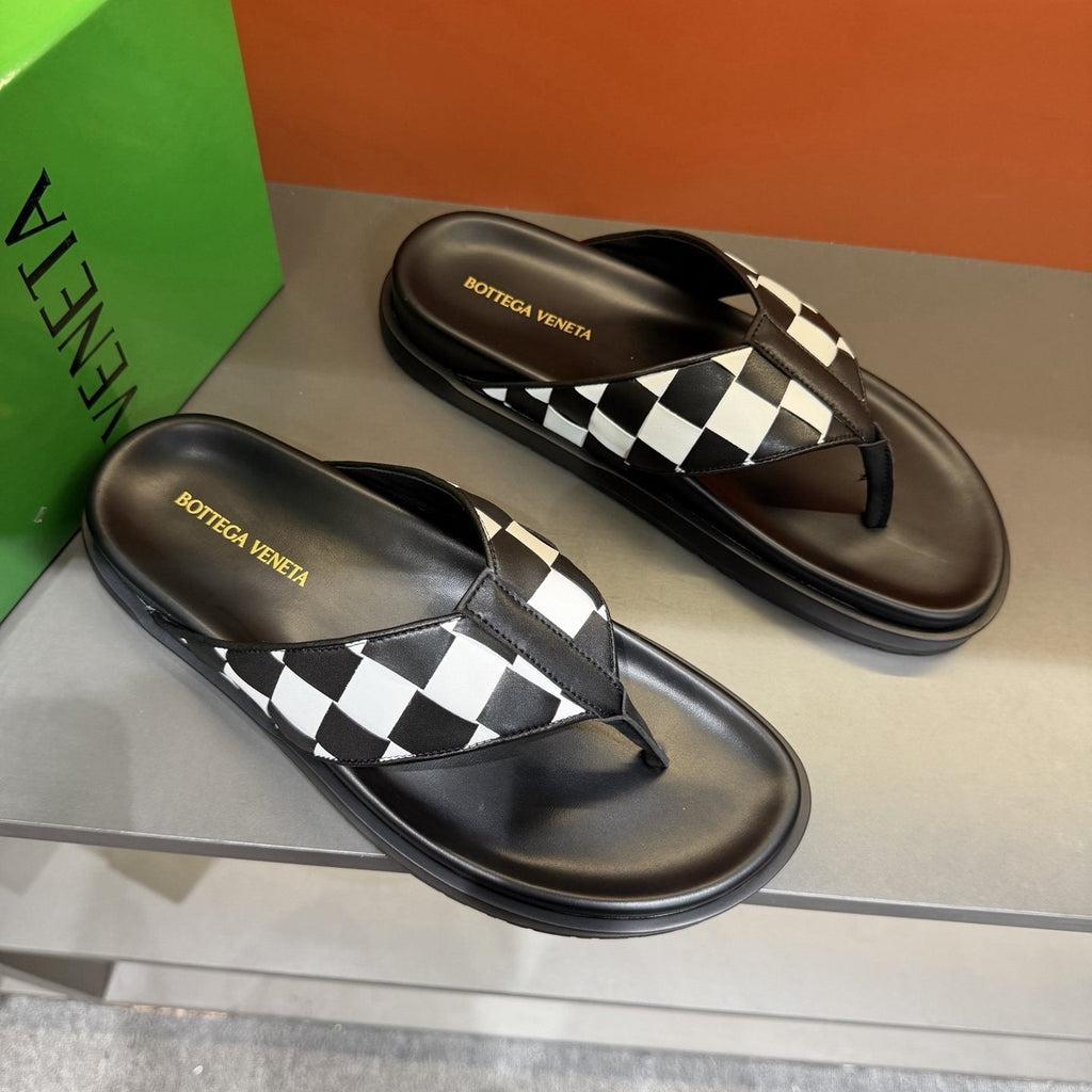 Bottega Veneta Men's Woven Thong Sandals - Black and White