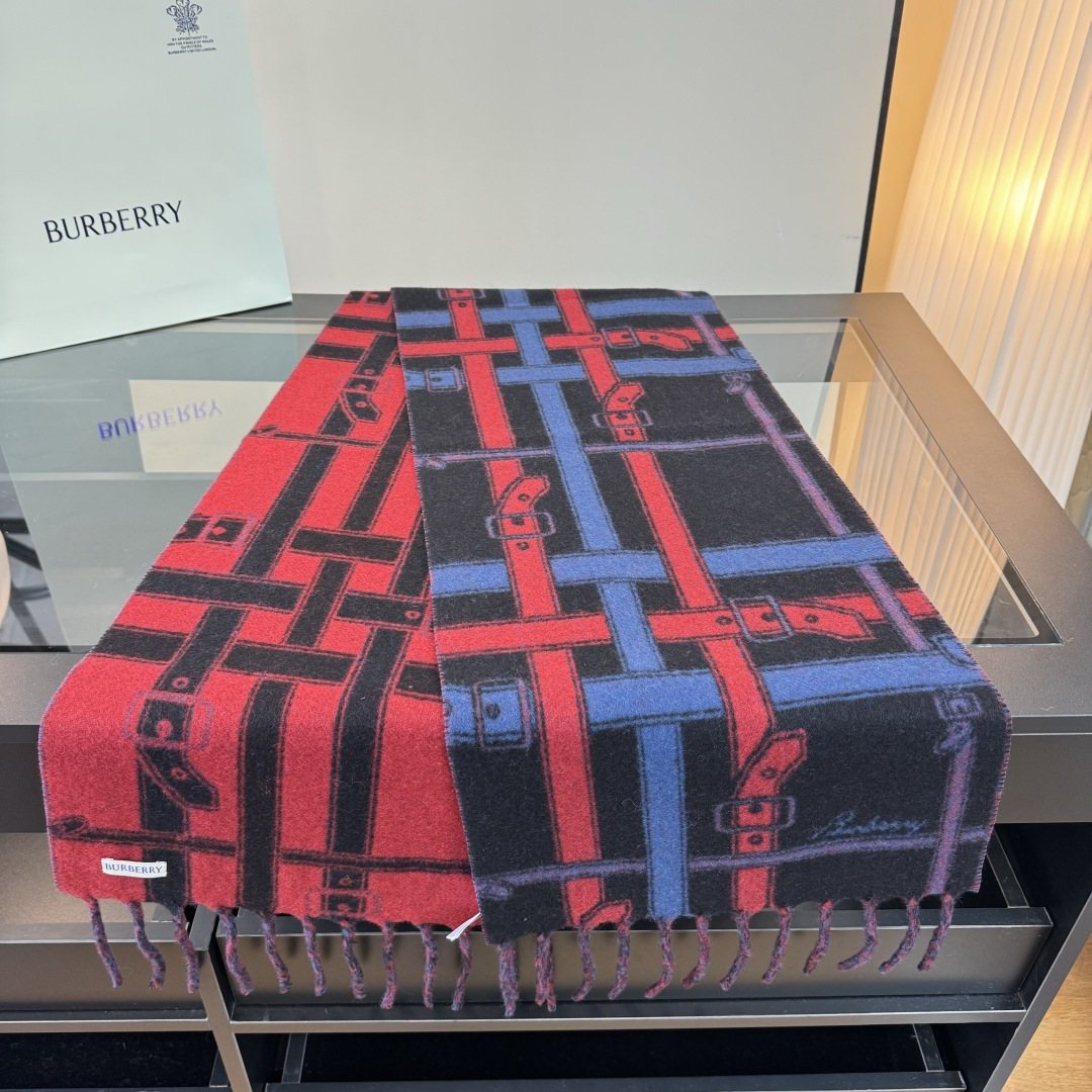 Burberry Geometric Fringed Scarf