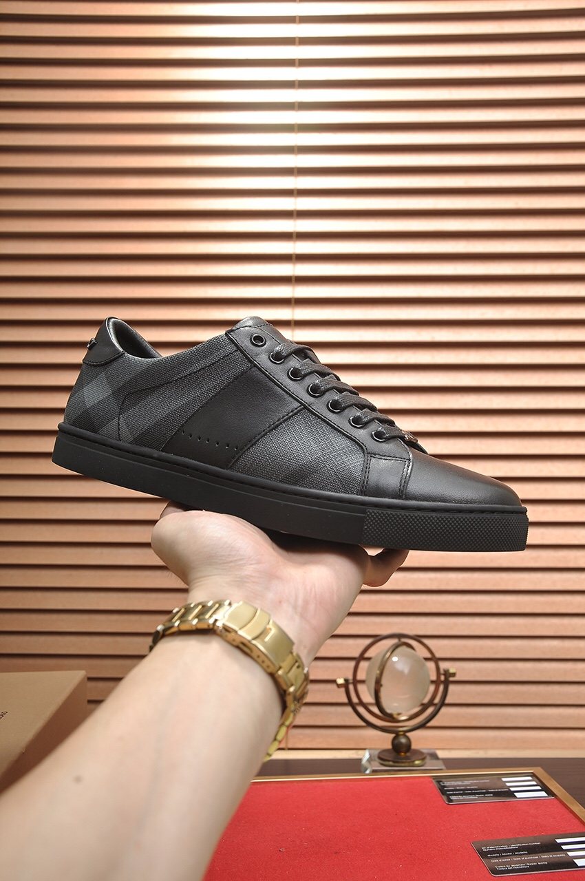 Burberry Check-Panel Low-Top Sneakers